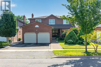 Welcome to 162 Wigwoss Avenue, Nestled in one of Vaughan's very Prestigious and Mature pocket. Extre...