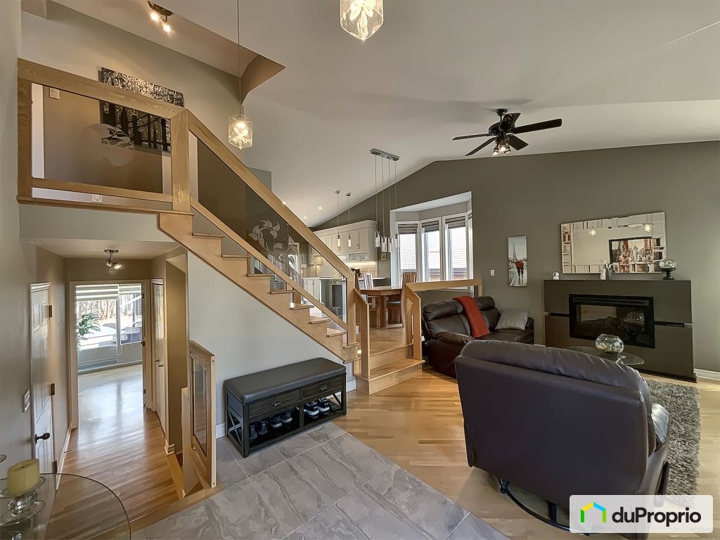 $825,000 - Split Level for sale in Longueuil (St-Hubert) — photo 2