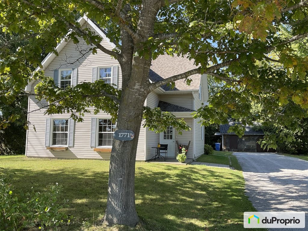$375,000 - 2 Storey for sale in St-Maurice — photo 1