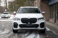 2022 BMW X5 xDrive 40i BMW X5. All-wheel-drive SUV powered by a 3.0l turbocharged 6-cylinder engine... (image 1)