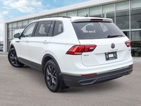 * 4MOTION ALL-WHEEL DRIVE * DRIVING MODES: ECO, COMFORT/CUSTOM, OFF-ROAD, AND SNOW * PANORAMIC MOONR... (image 2)