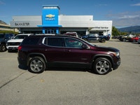 2017 GMC Acadia SLT AWD Comfortable, capable, and family-friendly this 2017 GMC Acadia SLT AWD bring... (image 3)