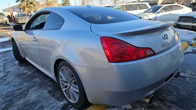 2008 Infiniti G37 Coupe Journey/Sport RWD MT for parts in Auto Body Parts in Calgary - Image 4