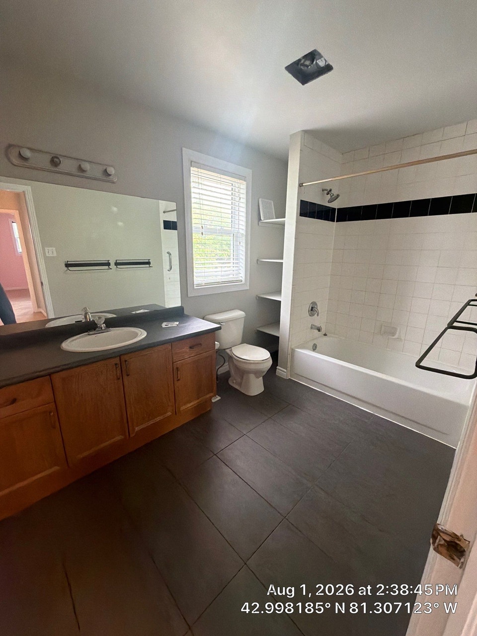 For Rent – 3 Bedroom Townhome in North London 3