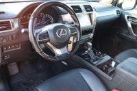 ACCIDENT FREE The 2020 Lexus GX 460 combines cutting-edge technology with premium comfort and refine... (image 8)