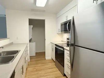 Wellington Grand 2 Bed / 2 Bath Available for JULY/AUG MOVE IN, View more