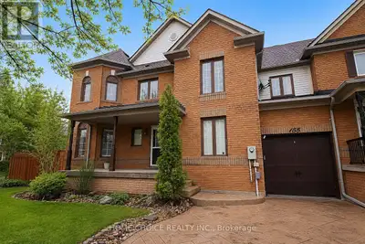 Corner Unit Freehold Townhome With Ton Of Sunlight Exposure And 3 Car D/W. Renovated Main Flr Ftring...