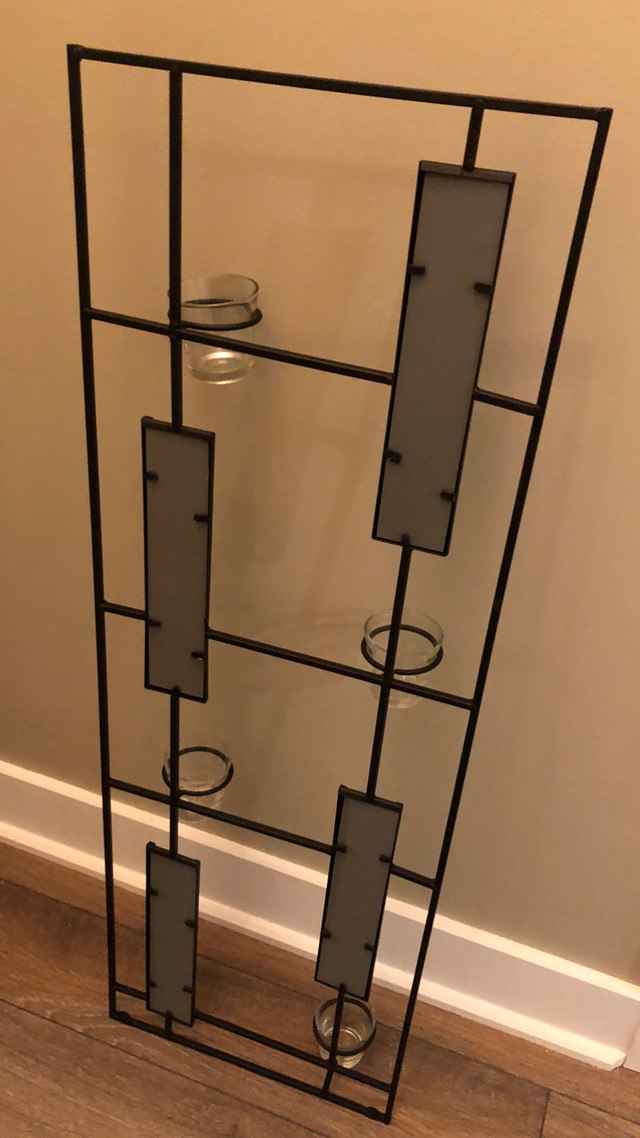Decor cadre miroir et chandelles  dans Décoration intérieure et accessoires  à Longueuil/Rive Sud - Image 2