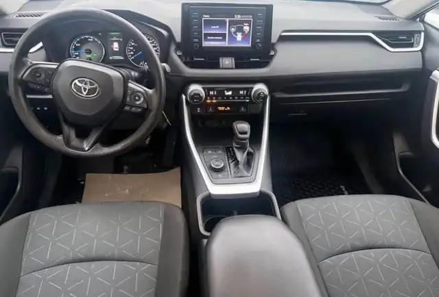 2022 TOYOTA RAV4 HYBRID LE WE FINANCE ALL CREDIT GOOD BAD UGLY in Cars & Trucks in Edmonton - Image 10