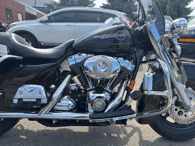 2007 Harley-Davidson Road King ~ ROAD KING ~ 96CI ~ V&H ~ CANADI in Sport Touring in City of Toronto - Image 11