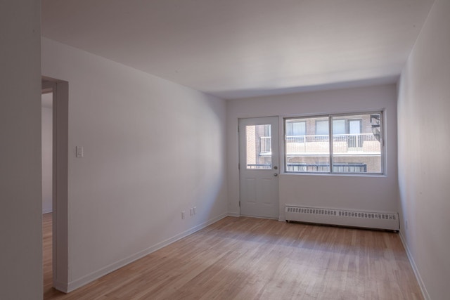 4570 Chemin Queen Mary — photo 3