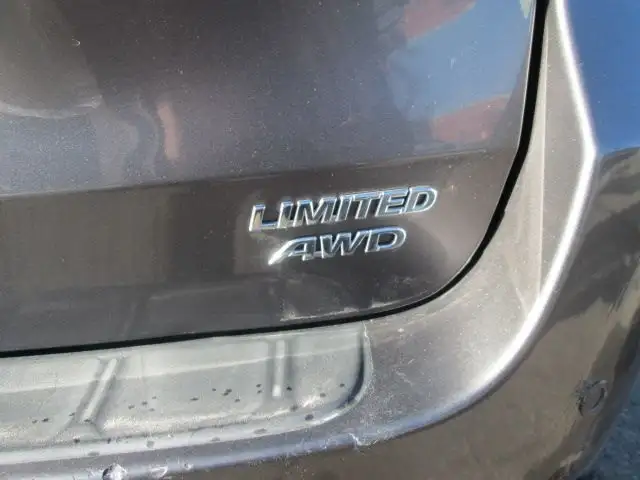 2011 Toyota Sienna Limited AWD in Cars & Trucks in City of Montréal - Image 47