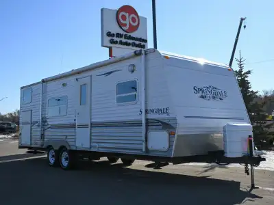 The 2007 Springdale 260TBL is a travel trailer built with a practical and family-friendly layout in...
