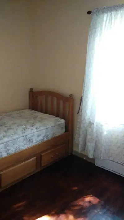 Private, furnished room available for immediate move-in in the St-Laurent area. Perfect for a studen...