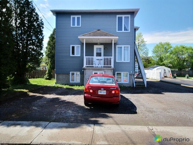 $555,000 - Triplex for sale in Jonquière (Jonquière) — photo 1