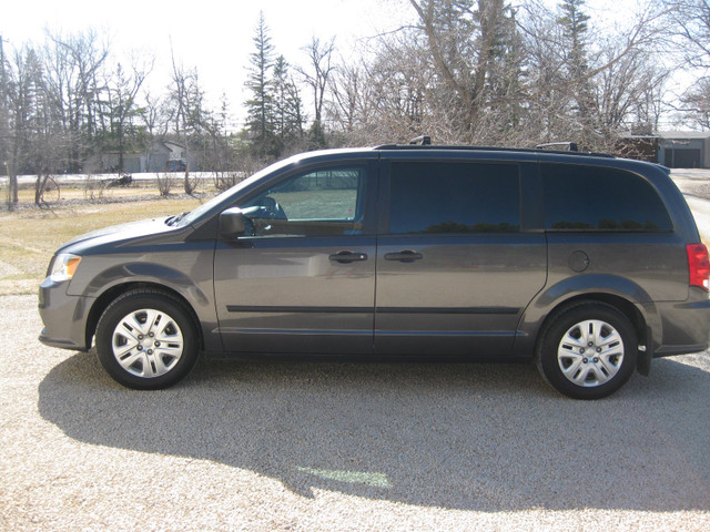 2017 Dodge Grand Caravan SE .... CVP ...... NO CLAIMS or ACCIDEN in Cars & Trucks in Winnipeg - Image 2