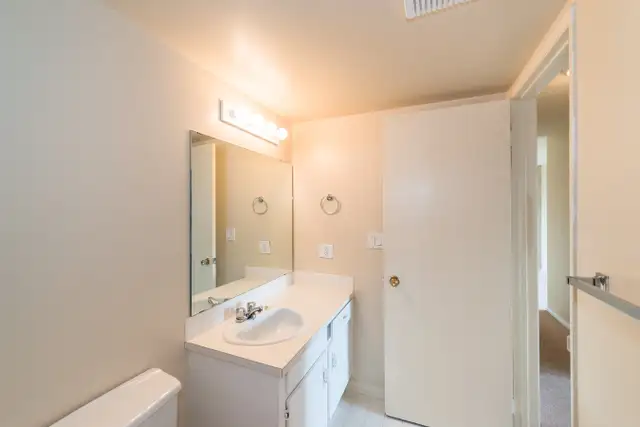 Meadowside Estates - 2 Bedroom Apartment for Rent in Long Term Rentals in Edmonton - Image 12