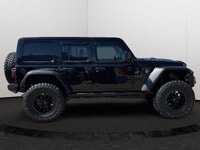 This 2026 JEEP WRANGLER 4-DOOR SAHARA has the following options Cloth Low-Back Bucket Seats, Remote... (image 5)