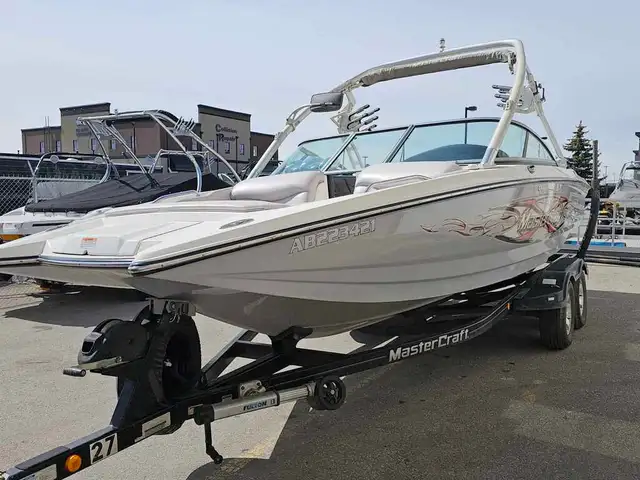 2006 Mastercraft XSTAR FINANCING AVAILABLE in Powerboats & Motorboats in Kelowna - Image 4