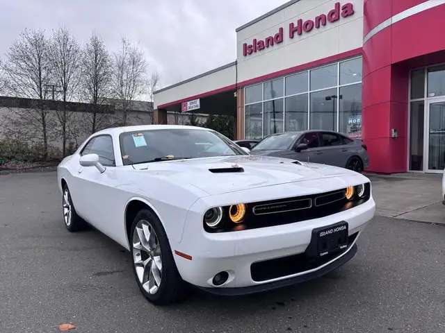 2022 Dodge Challenger SXT in Cars & Trucks in Comox / Courtenay / Cumberland - Image 2