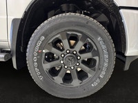 This 2026 RAM 2500 TRADESMAN CREW CAB 4X4 has the following options Cloth 40/20/40 Bench Seat, 8.4 T... (image 8)