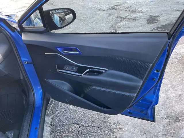 2019 Toyota C-HR in Cars & Trucks in Ottawa - Image 31