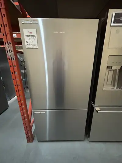 32-inch, 17.6 cuft. Counter-Depth Bottom Freezer RF170BRPX6 N, View more
