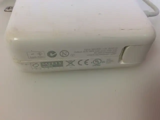 Apple 85W MagSafe Power Adapter,Model Number: A1343 in Laptop Accessories in Mississauga / Peel Region - Image 5