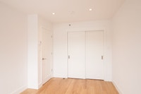 Renovated Akelius one bedroom apartment for rent. Located near Aylmer & Sherbrooke W in the Milton P... (image 6)