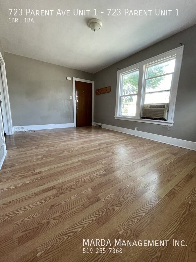 COZY 1 BED/1 BATH MAIN FLOOR + HYDRO & GAS 2