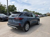 | Remote Start System | Heated Premium-Wrapped Steering Wheel | Heated Door Mirrors | Electronic Sta... (image 4)