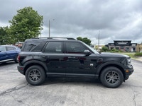 Command both urban streets and scenic trails with this remarkably well-equipped 2024 Ford Bronco Spo... (image 3)