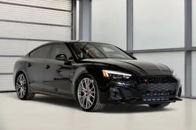 Traction intégrale Audi quattro / Black optics / Apple Carplay + Android Auto / Toit ouvrant panoram...