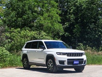 Memory Seats - Heated Seats - Heated Steering Wheel - 4x4 Drivetrain for all-weather capability - Na... (image 3)