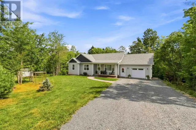 221 Meldrum Avenue Conquerall Bank, Nova Scotia in Houses for Sale in Bridgewater - Image 2