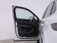 See Dealer Website for Details. ... Engine: V6 Cylinder Engine (image 7)