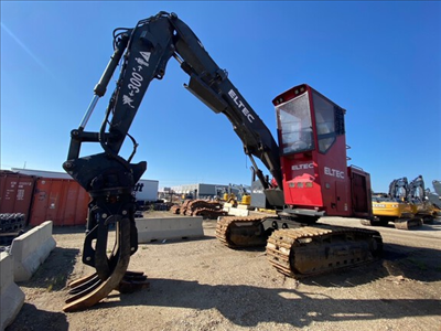 Hours: 8200 | Location: Edmonton, AB, CA | Attachments: Grapple; Operators Station: Cab Riser; Opera...