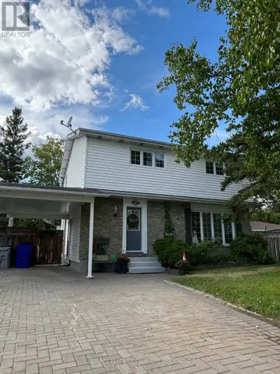 Beautifully maintained family home on a quiet crescent in a sought-after neighbourhood, set on a lar...