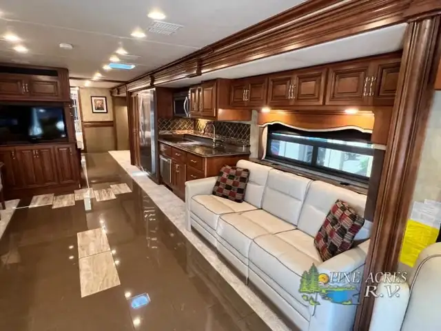 2015 Fleetwood RV Providence 42M only 027,446 Miles in RVs & Motorhomes in Moncton - Image 36