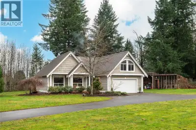 Have you dreamed of living in town while enjoying the privacy and space of a country property? This...