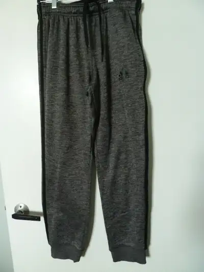 in excellent condition, grey/blk sz med
