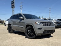 AMVIC Licensed Dealer * Heated Seats & Steering Wheel * Power Liftgate * Remote Start * Universal Ga... (image 9)