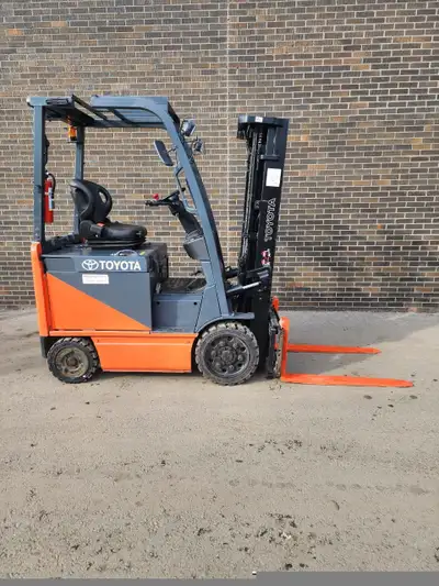 Keywords: used forklift, electric forklift, Toyota forklift, 3-stage mast, 5000 lbs capacity, side-s...