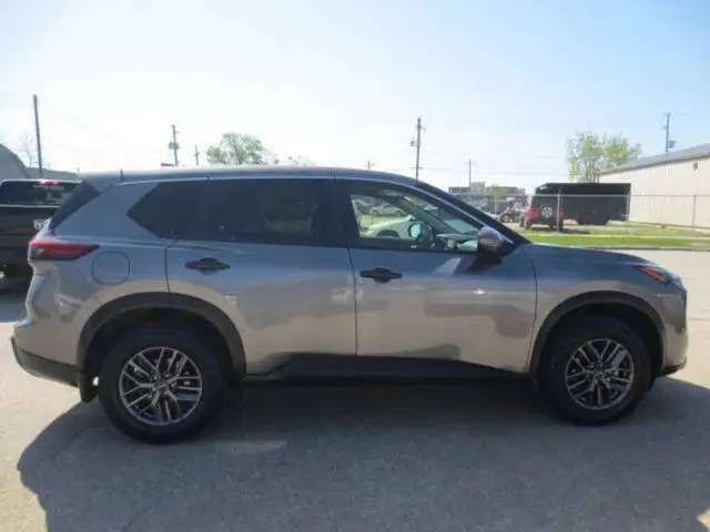 2024 Nissan Rogue S AWD - Heated Seats/Wheel/Remote Start/Camera in Cars & Trucks in Winnipeg - Image 6