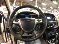 HATCHBACK ........ ELECTRIC ......... LEATHER INT. ......... AUTOMATIC ....... A/C ......... NAVIGAT... (image 5)