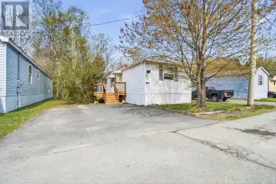 Welcome to Middle Sackville and the sought-after Sackville Mobile Home Estates a well-established co...