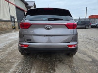 Vient avec ensemble de tapis d'origine KIA style Weather Tech Avec plus de 75 véhicules en inventair... (image 6)