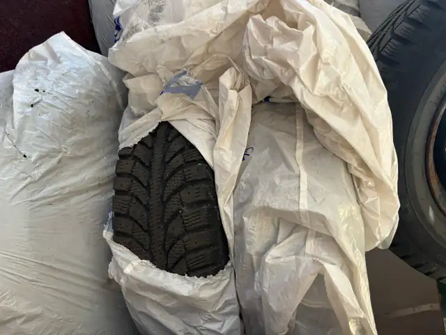 Set of four winter on rims 205/70-15 in Tires & Rims in City of Toronto - Image 6