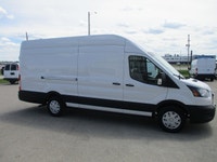 V6 , High Roof with long body style, auto ,air ,cruise, tilt ,pw ,pl,Nav with Bluetooth media radio.... (image 3)
