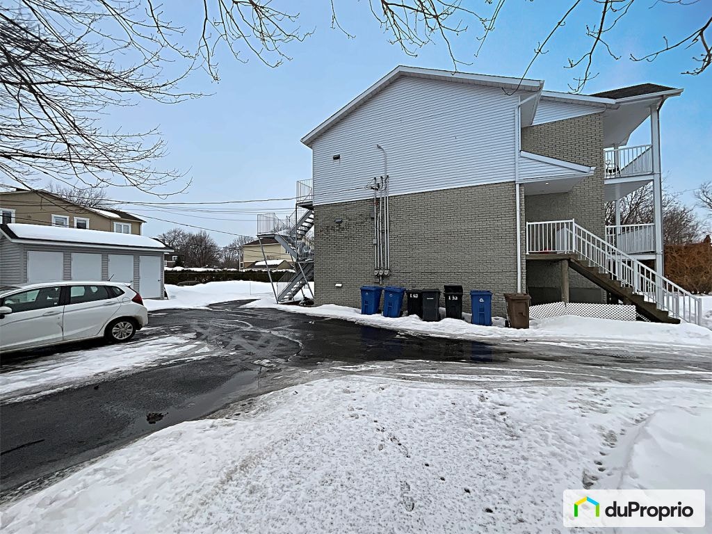 $895,000 - Triplex for sale in Mont-St-Hilaire — photo 2